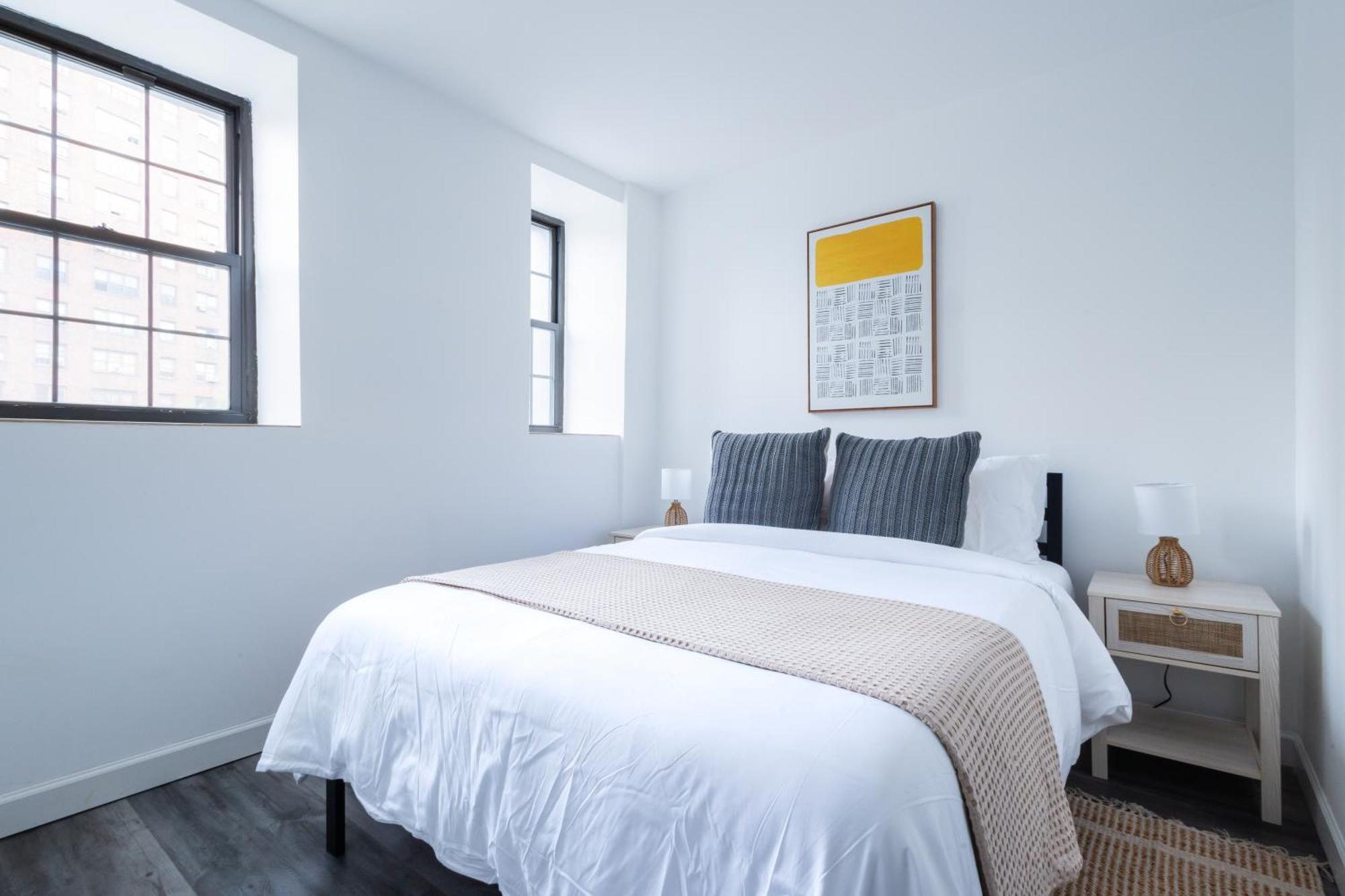 Modern 2 Bedroom Steps From Park!
